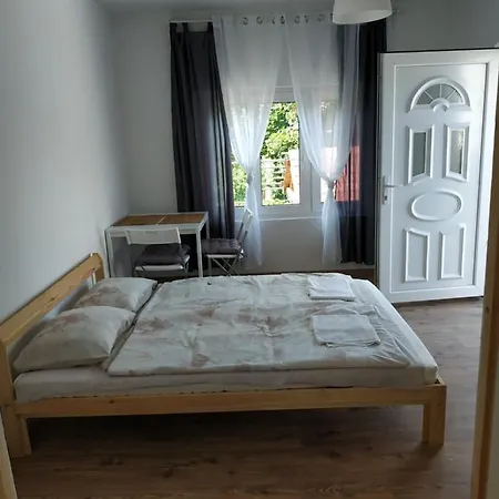 Bendeguz Apartman *